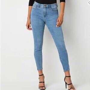 New Curvy Skinny Bold elements Jeans Size 4